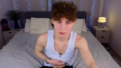 Chris online show from November 15, 9:39 pm