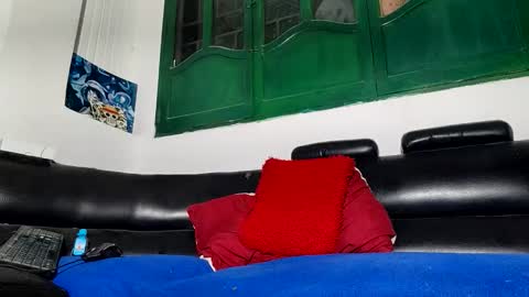 yereimis y jaider  online show from December 23, 1:14 am