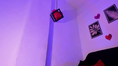 criss_zuri online show from February 16, 1:53 pm