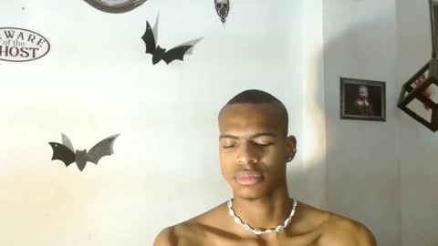 criss_zuri online show from October 23, 11:46 am