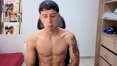 cristopher23  online show from October 12, 2:33 pm