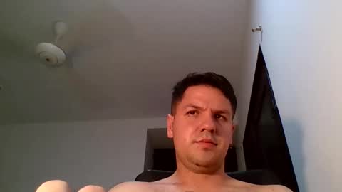 cristopher3042 online show from March 31, 4:14 am