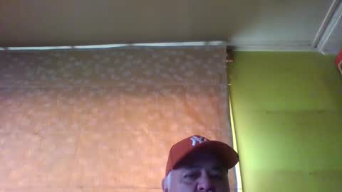 crmperez online show from December 31, 7:29 pm