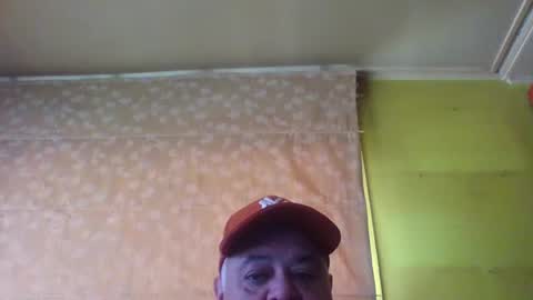 crmperez online show from December 9, 6:19 pm