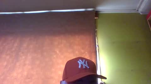 crmperez online show from September 11, 7:02 pm