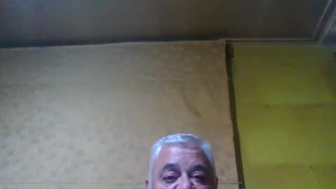 crmperez online show from December 18, 3:15 am