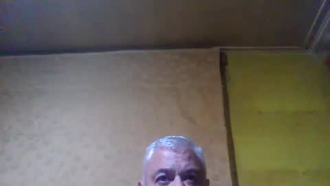 crmperez online show from February 4, 12:19 am