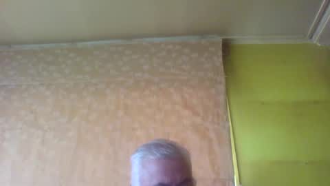 crmperez online show from December 2, 8:09 pm