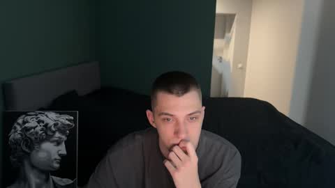 cronck52 online show from December 19, 11:34 pm