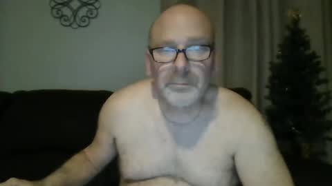 Snapshot of cruising_guy chatting on January 8, 11:19 pm fun guy online show from January 8, 11:19 pm