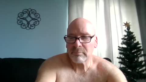 Snapshot of cruising_guy chatting on January 19, 5:49 pm fun guy online show from January 19, 5:49 pm
