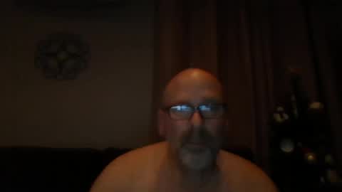Snapshot of cruising_guy chatting on December 27, 2:36 am fun guy online show from December 27, 2:36 am
