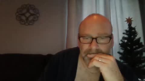 Snapshot of cruising_guy chatting on February 22, 11:35 am fun guy online show from February 22, 11:35 am