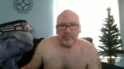 Snapshot of cruising_guy chatting on March 10, 6:01 pm fun guy online show from March 10, 6:01 pm
