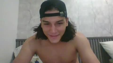 cualquiernadie13 online show from March 31, 4:03 am