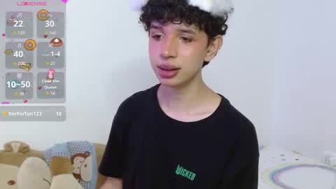 Cuddly online show from November 20, 10:52 pm