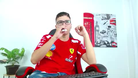 cumandres online show from September 15, 1:56 pm