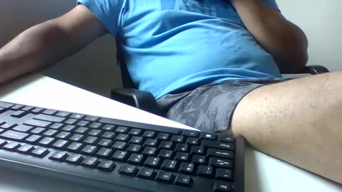 Snapshot of curious_aussie11 chatting on February 14, 12:09 am Carl online show from February 14, 12:09 am