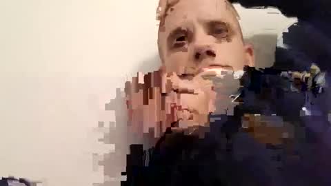 Snapshot of curiousguyhere6 chatting on January 14, 2:40 am curiousguyhere6 online show from January 14, 2:40 am