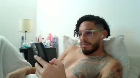 curly_louis online show from October 9, 2:38 am