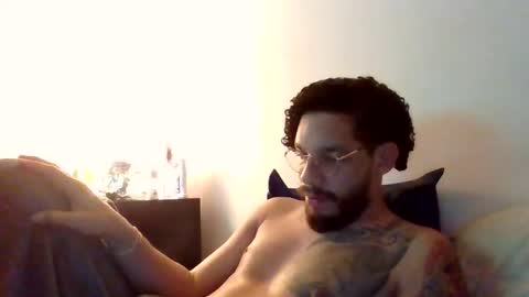 curly_louis online show from October 28, 2:36 am