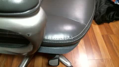 Snapshot of cutandwaxed2 chatting on February 12, 1:37 pm BI SMOOTH MATURE SUB online show from February 12, 1:37 pm
