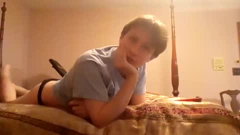 cuteboii29 online show from February 13, 4:00 am