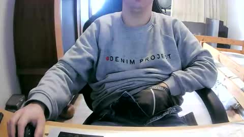 Cuteboy090 online show from April 18, 10:16 am