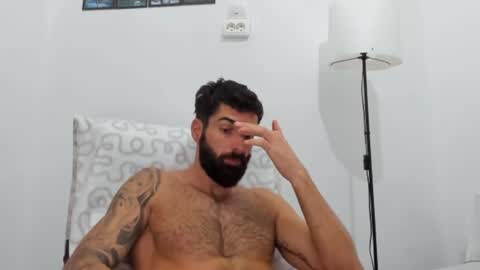 cuteeboy online show from November 12, 8:09 am