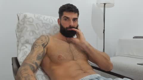 cuteeboy online show from December 5, 5:40 pm
