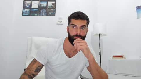 cuteeboy online show from October 14, 2:13 pm