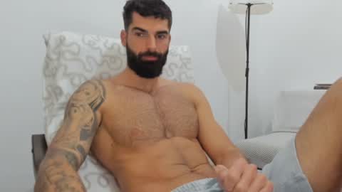 cuteeboy online show from December 4, 6:33 am