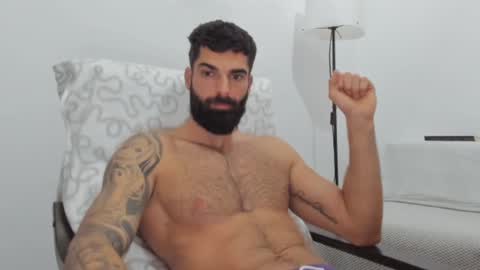 cuteeboy online show from December 10, 6:22 am