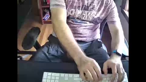 Snapshot of cutenerd15 chatting on September 9, 3:22 pm cutenerd15 online show from September 9, 3:22 pm