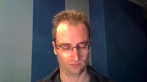 Snapshot of daanschr chatting on December 6, 2:13 am daanschr online show from December 6, 2:13 am