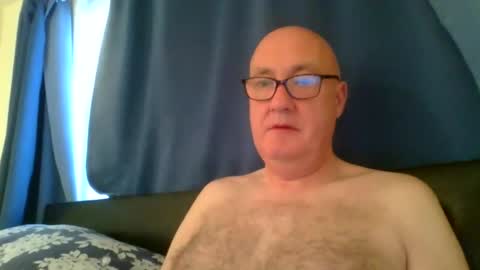 daddyhere4uall6 online show from November 25, 8:05 am