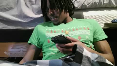 Snapshot of daddyj51870 chatting on February 23, 6:33 am daddyJs cam online show from February 23, 6:33 am