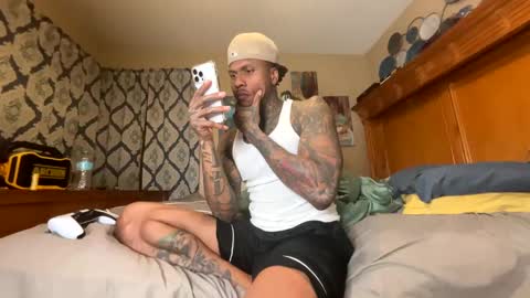 sexy tatted king bbc online show from November 24, 4:57 am