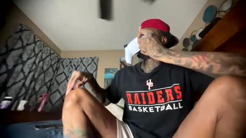 sexy tatted king bbc online show from April 24, 2:36 am