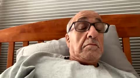 Snapshot of daddyweis chatting on October 3, 2:38 am daddyweis online show from October 3, 2:38 am