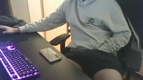 Dae5 online show from December 7, 6:15 pm