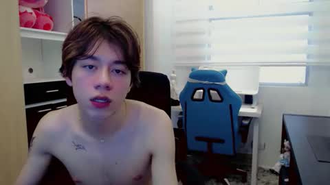 dae_lune online show from February 11, 9:20 pm