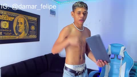 Snapshot of damar_felipe chatting on December 31, 3:23 am damar_felipe online show from December 31, 3:23 am