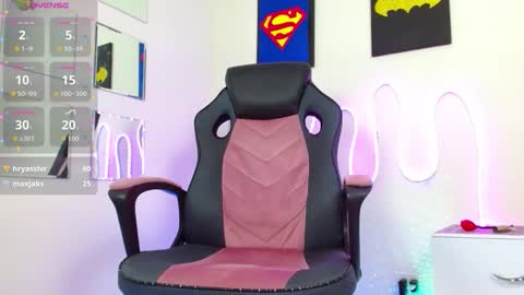 damian_ferrer01 online show from December 3, 6:30 am