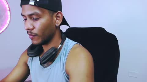 instagram damiannreed. online show from February 20, 1:24 am