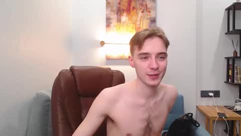 Snapshot of damiano_skinny chatting on March 7, 9:59 pm my show from 300-1000 UTC online show from March 7, 9:59 pm