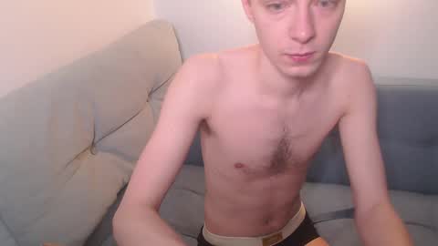 Snapshot of damiano_skinny chatting on February 16, 3:15 am my show from 300-1000 UTC online show from February 16, 3:15 am