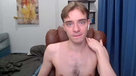 Snapshot of damiano_skinny chatting on January 11, 6:44 pm my show from 300-1000 UTC online show from January 11, 6:44 pm