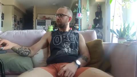 Snapshot of damien_mace chatting on February 2, 1:52 pm damien_mace online show from February 2, 1:52 pm
