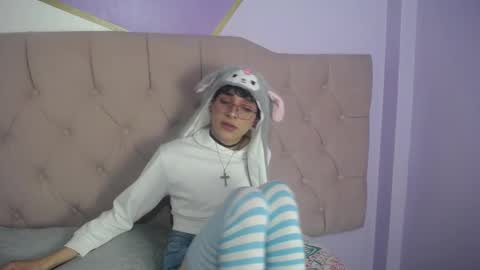 Damiian21  online show from March 6, 1:57 pm